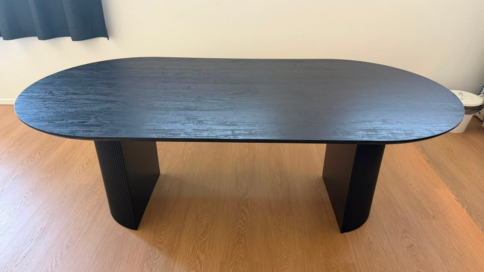 Zwarte tafel uit hout, Maison & Meubles, Comme neuf, 100 à 150 cm, Enlèvement, Ovale