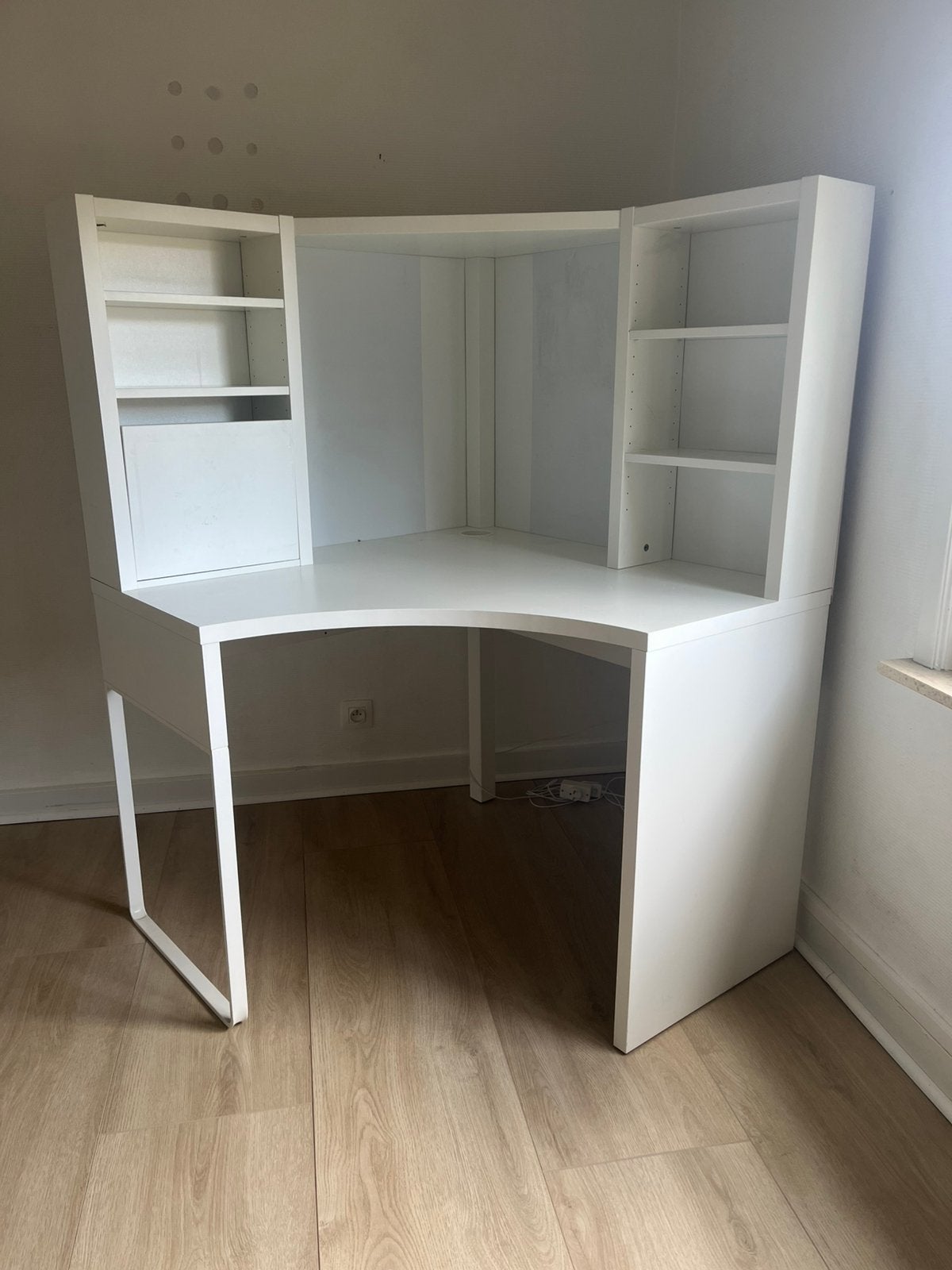 Witte bureau, Huis en Inrichting, Bureaus, Ophalen, Zo goed als nieuw, IKEA