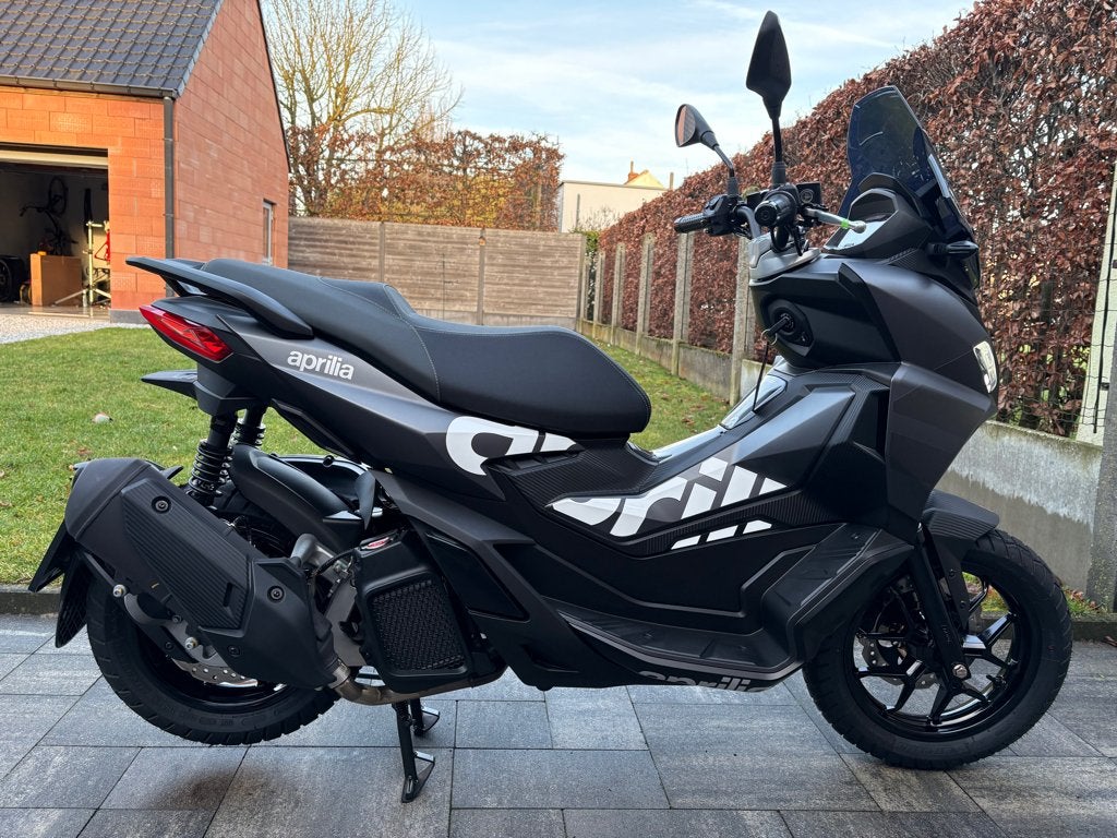 aprilia sr gt 125cc + parts, Ophalen, Nieuw