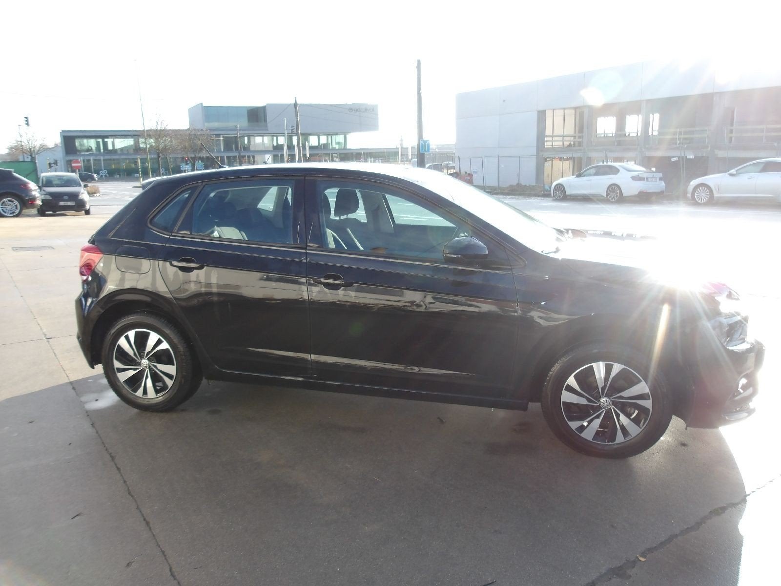 VOLKSWAGEN POLO  BENZINE 11/17, Autos, Achat, Entreprise, Boîte manuelle, https://public.car-pass.be/vhr/afb26edb-3982-475f-b08a-f4f1cd91f476