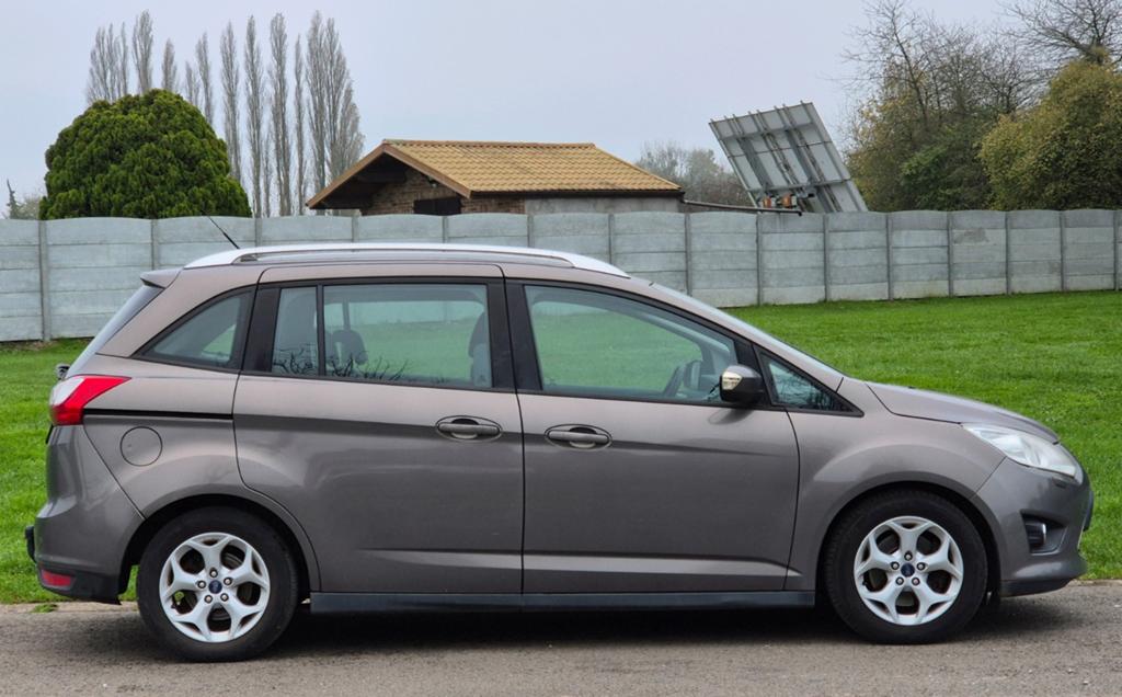 Ford grand c max 16tdci 195mkm 7places 4700€ CTOK, Auto's, Euro 5, Monovolume, 1600 cc, 7 zetels