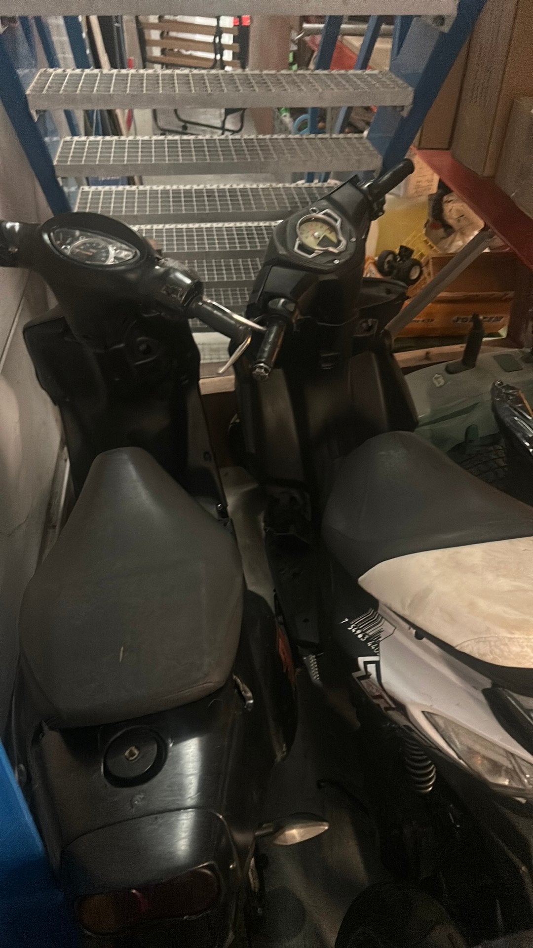 Lot brommers MOET SNEL WEG !!, Fietsen en Brommers, Ophalen, Zo goed als nieuw