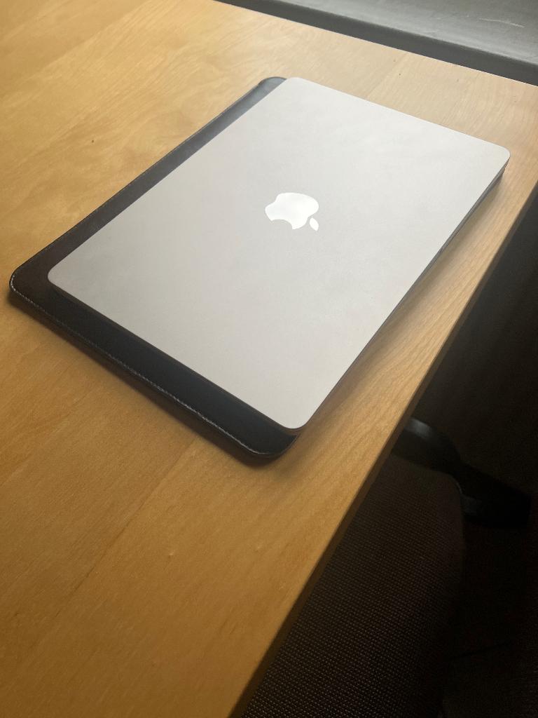 Apple 13‑inch MacBook Air M4-chip met 10-core CPU, Computers en Software, Ophalen, 256 GB, 13 inch, Zo goed als nieuw