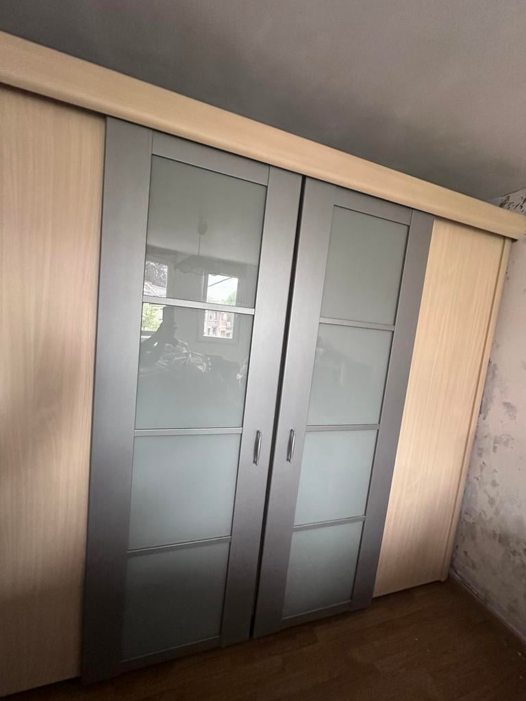 URGENT -garde-robe à vendre 4 portes coulissantes 70€, Maison & Meubles, Avec tablette(s), 200 cm ou plus, Enlèvement, Utilisé