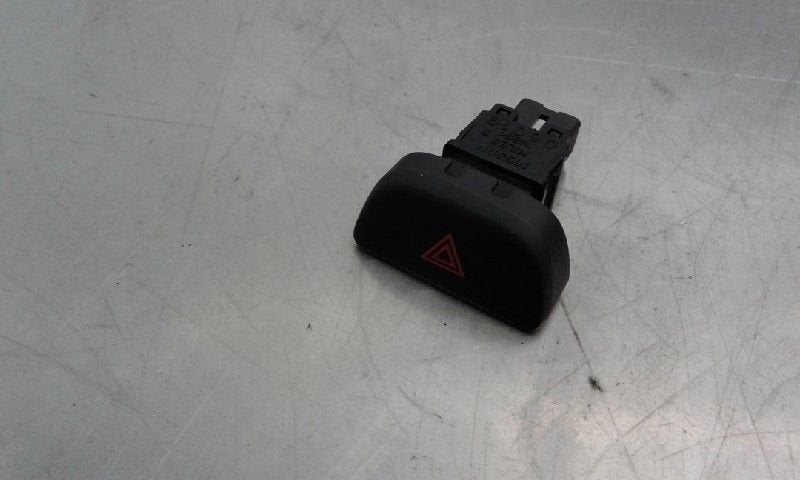ALARMLICHTEN SCHAKELAAR Nissan Micra (K13) (01-2010/03-2017), Gebruikt, Nissan