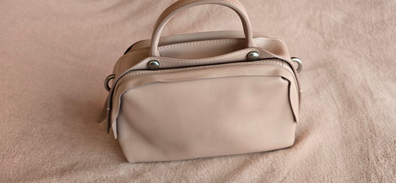 Cow leather handbag, crossbody bag., Ophalen of Verzenden