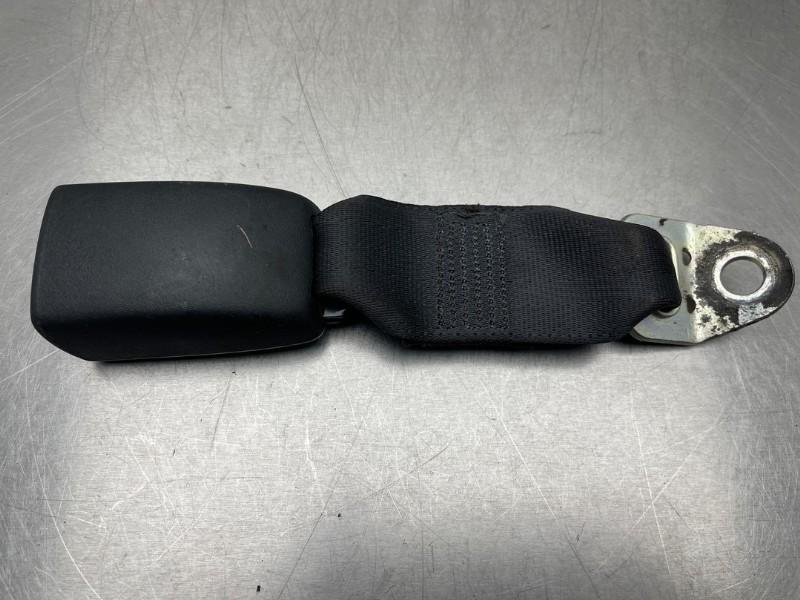 BOUCLE DE CEINTURE ARRIÈRE DROIT Suzuki, Utilisé, Suzuki