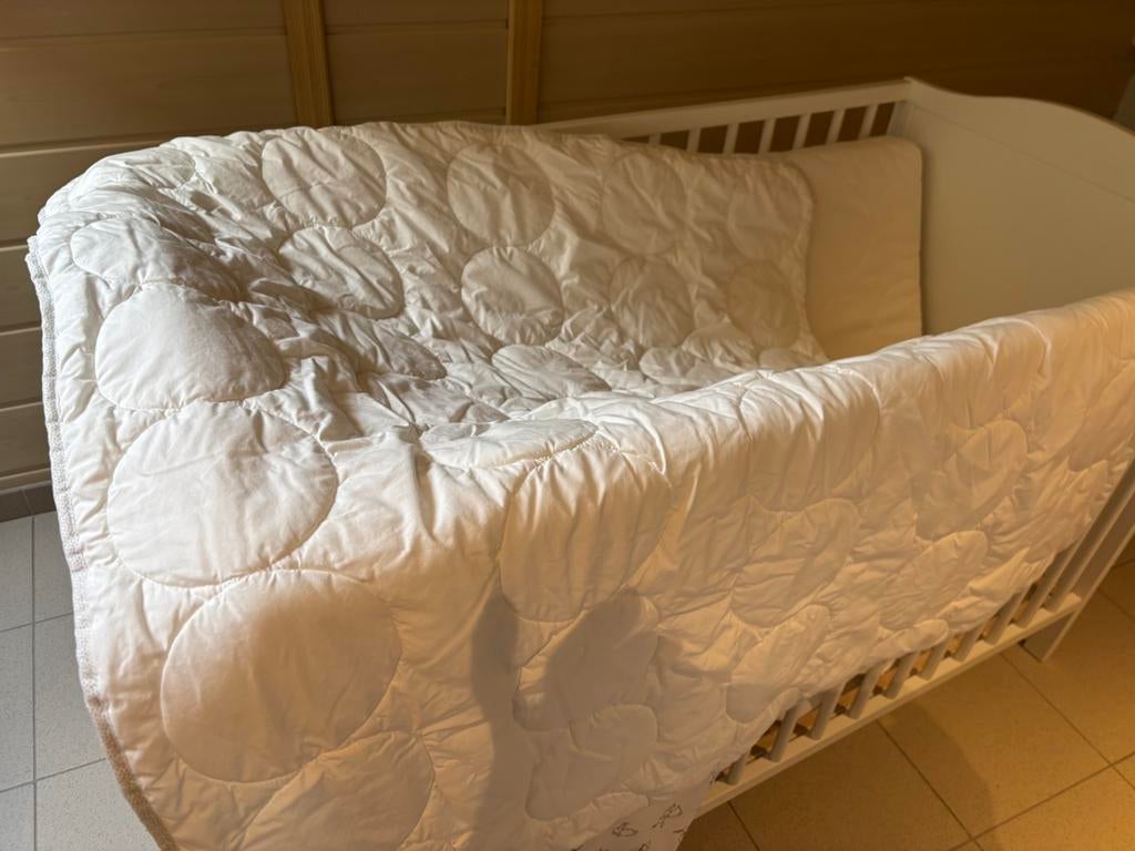 Bedje met toebehoren, Huis en Inrichting, Ophalen, Zo goed als nieuw, Matras