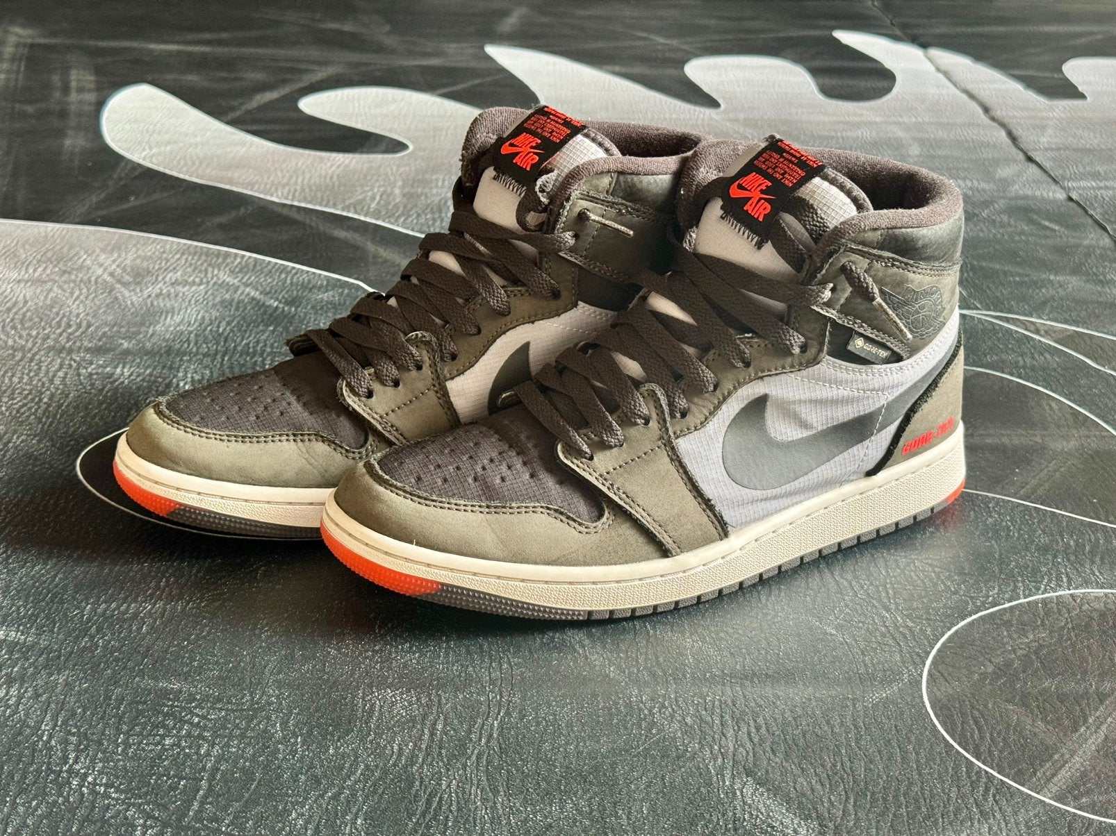 Jordan 1 High Gore-Tex, Kleding | Heren, Schoenen, Overige kleuren, Ophalen of Verzenden, Sneakers, Gedragen