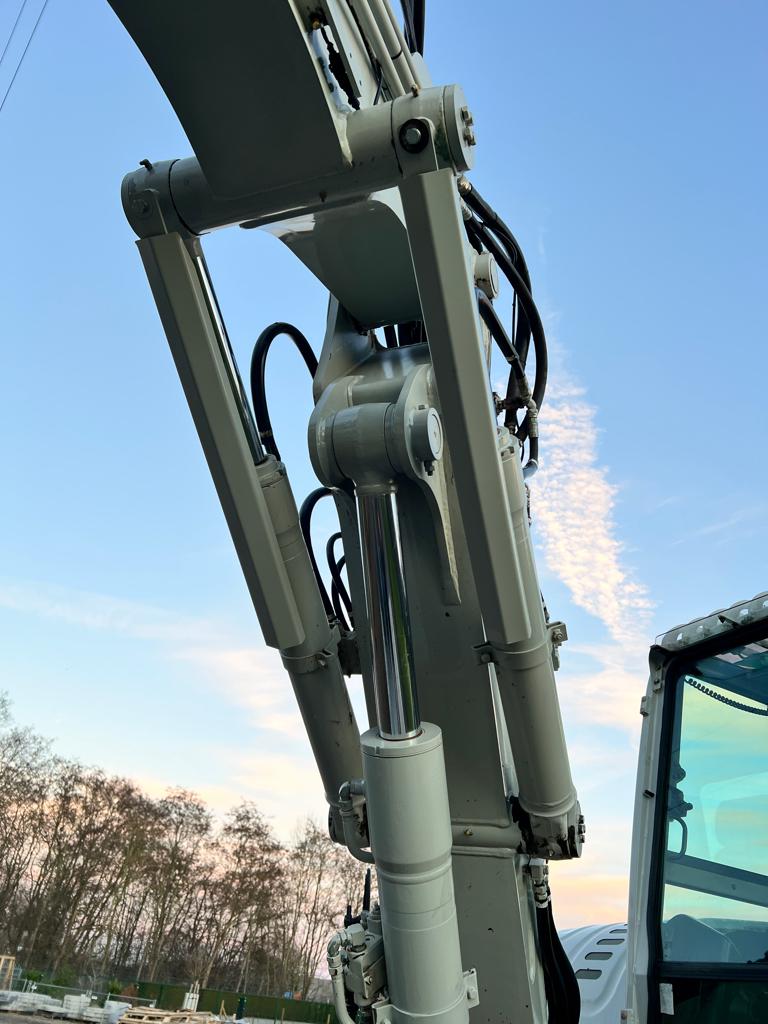 Takeuchi TB295W bandenkraan, Enlèvement, Excavatrice