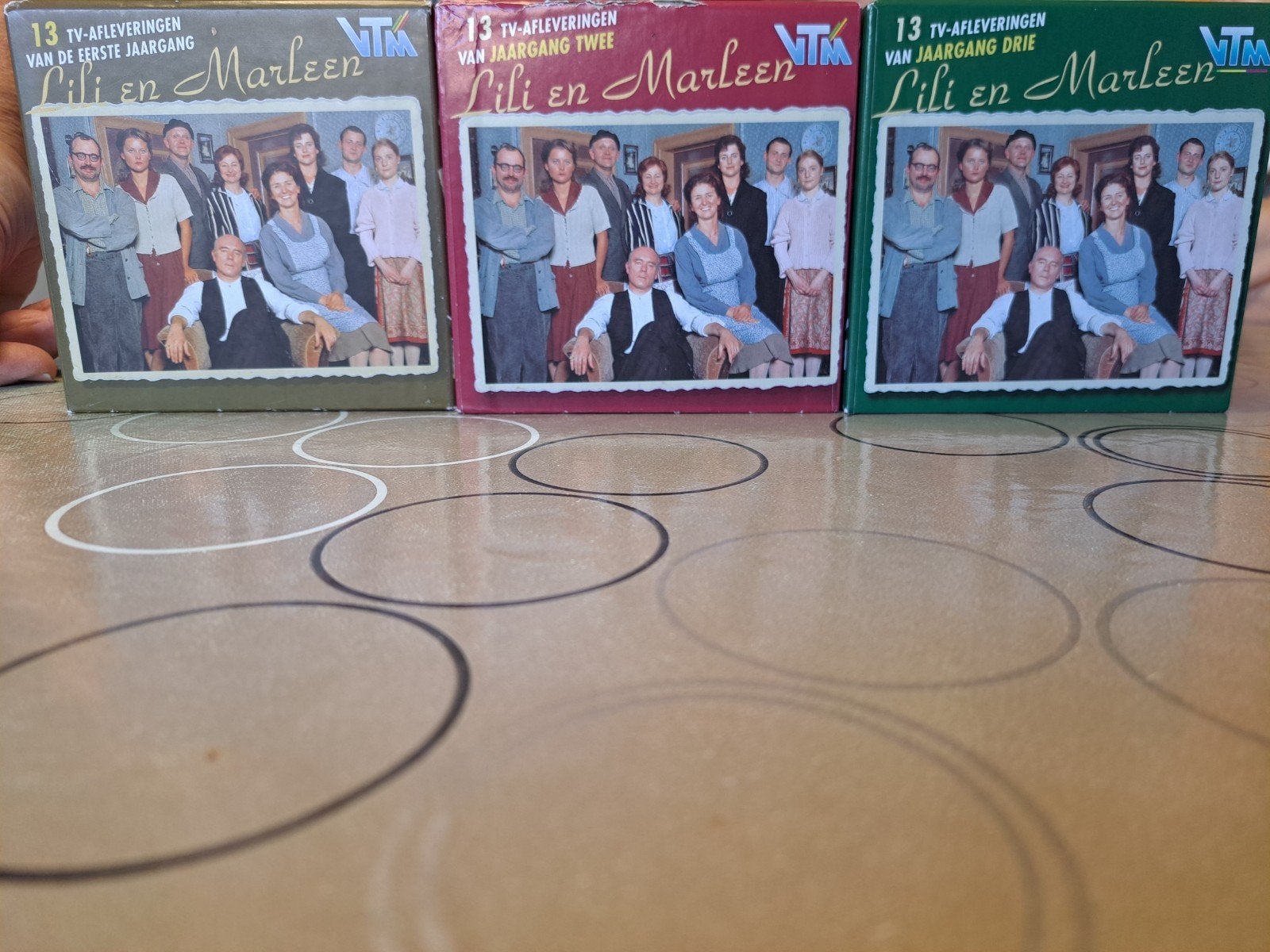 vhs cassetteboxen jaargang 1,2 en 3, Ophalen