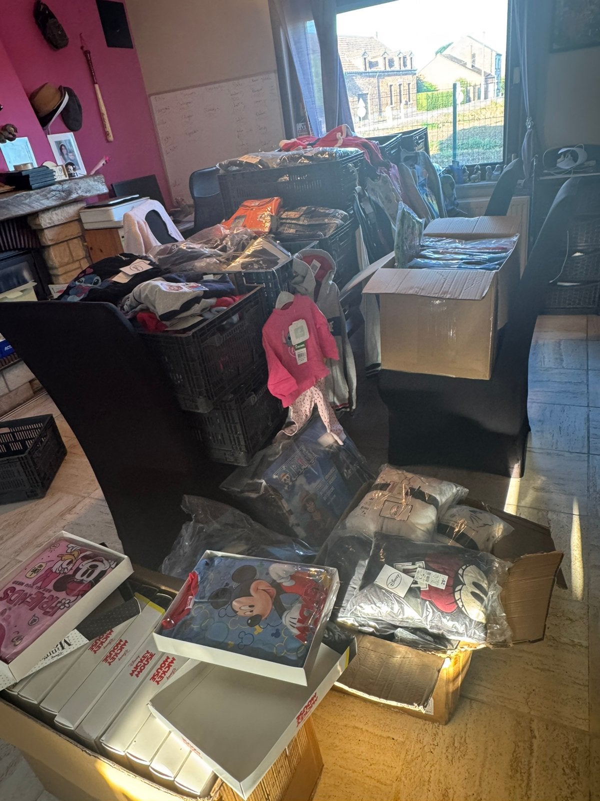 REVENTE STOCK Disney (vêtements et accessoires) + de 250 pcs, Enlèvement