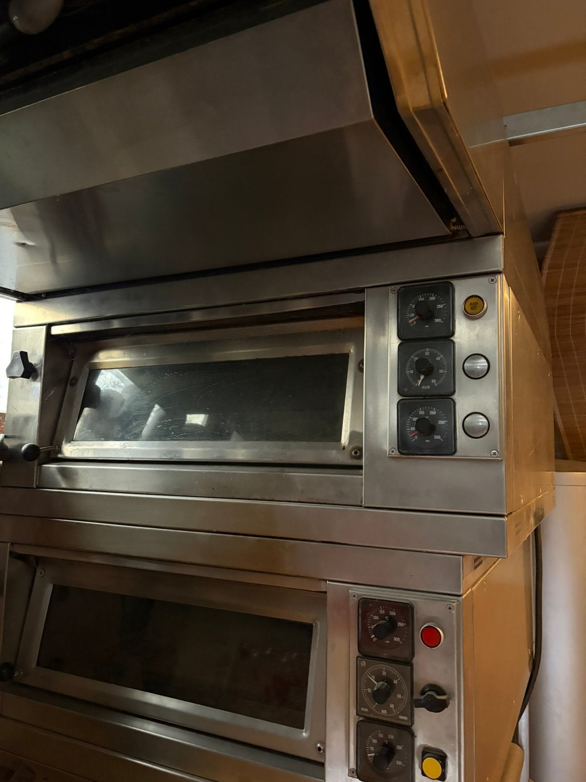 Vloer oven, Elektronische apparatuur, Ophalen, Zo goed als nieuw, Oven