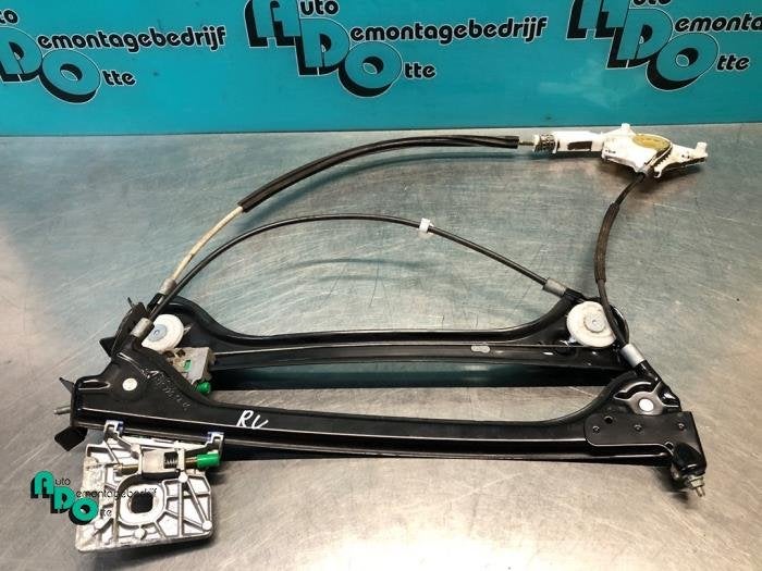 Mécanique vitre 2portes avant droite d'un Mercedes SLK (SLK, 3 mois de garantie, Utilisé, -, -