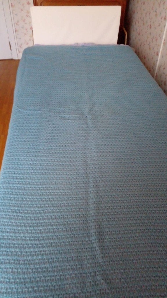AUPING BED, Huis en Inrichting, Verstelbaar, 90 cm, Eenpersoons, Bruin