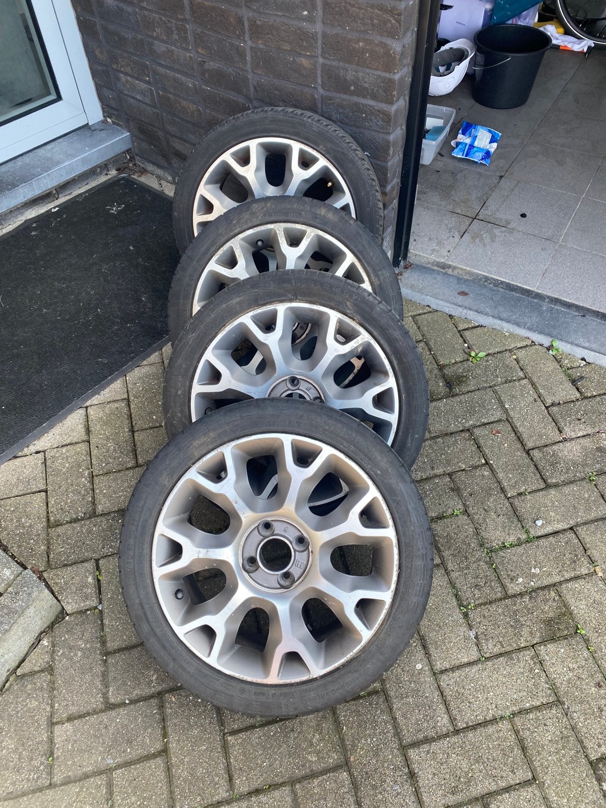 Fiat 500 sport velgenset met gebruikssporen, Ophalen, Zo goed als nieuw