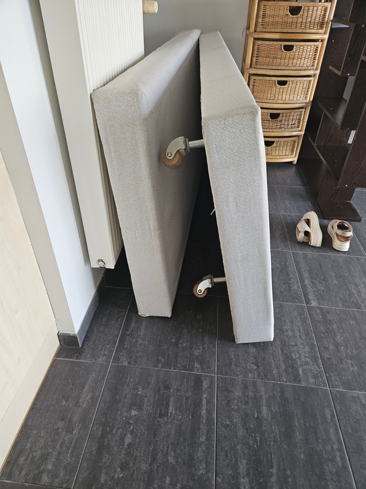 beddenbodems gratis, Maison & Meubles, Ameublement | Revêtements de sol, Enlèvement, Utilisé, Gris