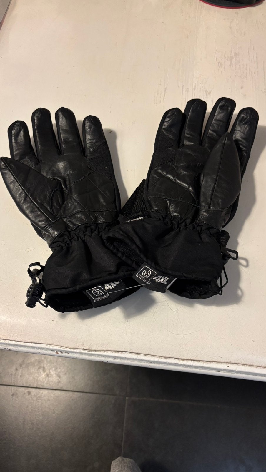 Motorhandschoenen, Ophalen