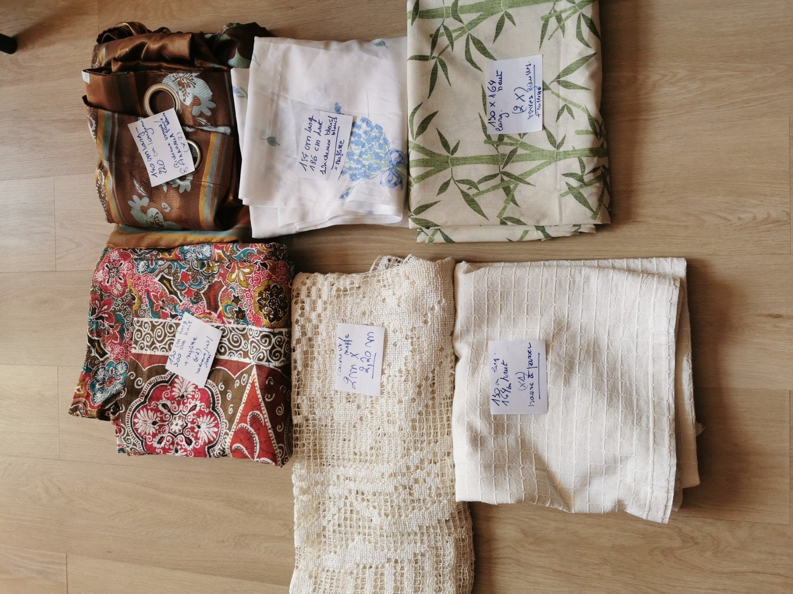 teintures rideaux nappe couvre lit 5 € au choix, Enlèvement ou Envoi
