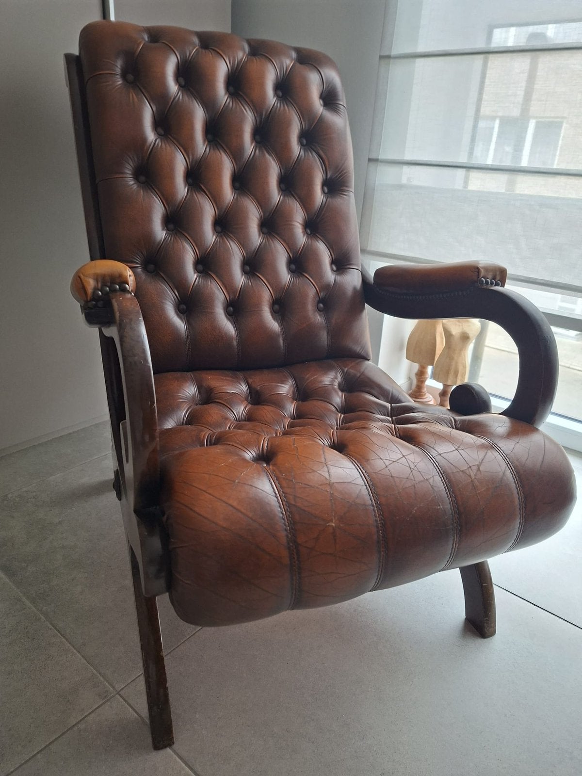 Bureau met zetel, Ophalen