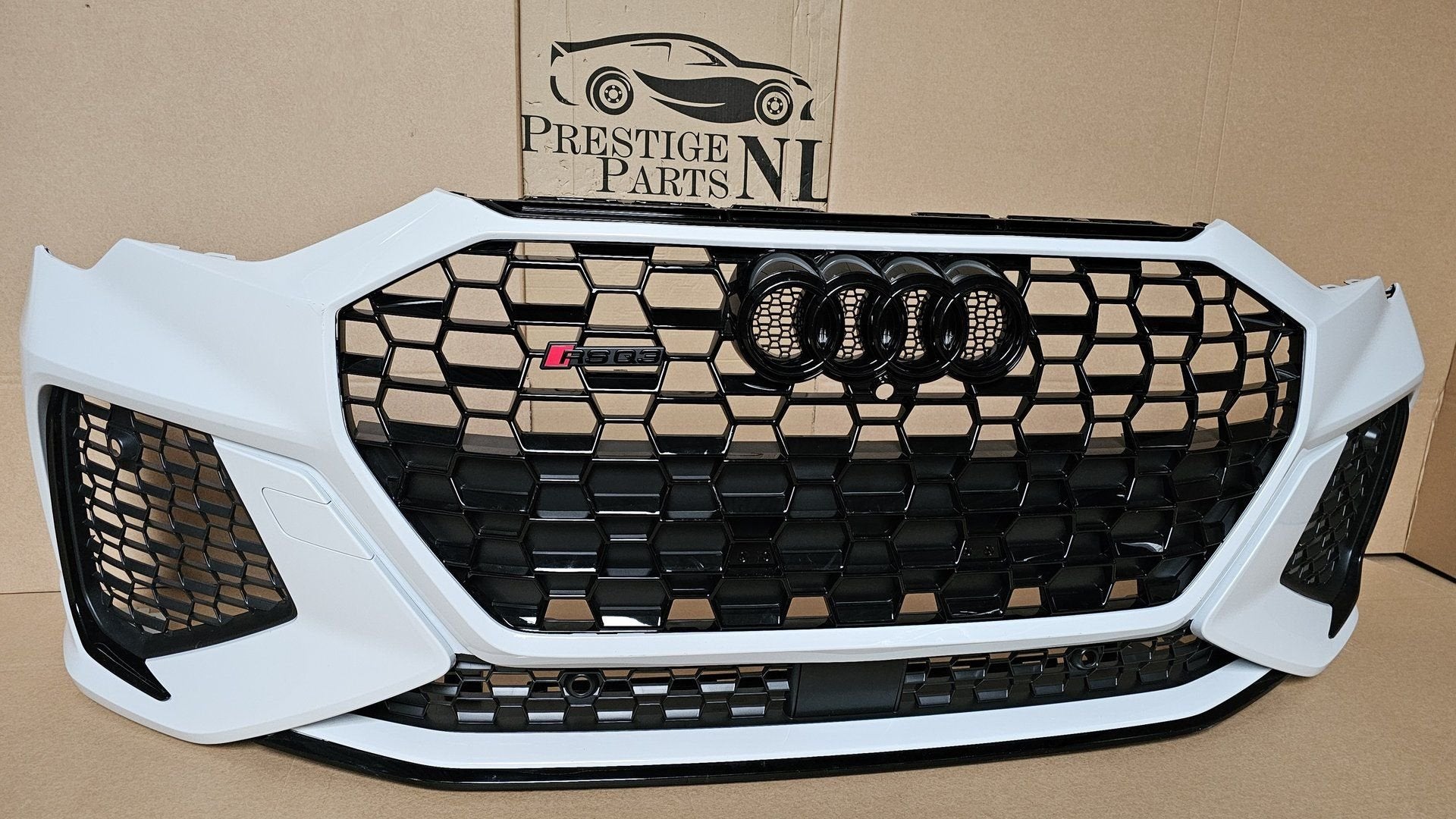 Voorbumper Audi Q3 F3 83A RSQ3 Origineel Bumper 83A807437K, Auto-onderdelen, Carrosserie, Bumper, Audi, Voor, Gebruikt, Herkomst onderdeel bekend