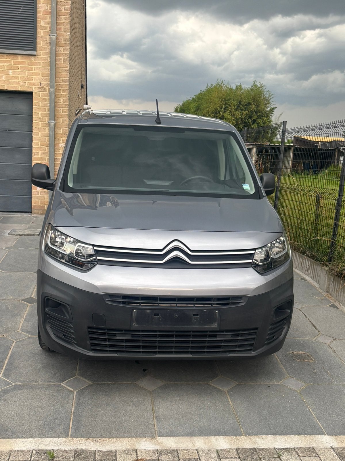 Citroën Berlingo * 1.2 Benzine 110pk *  3 zitplaatsen, Auto's, Bestelwagens en Lichte vracht, Citroën, https://public.car-pass.be/vhr/5db091d3-8593-4fb4-bd48-5992b6c79fe3