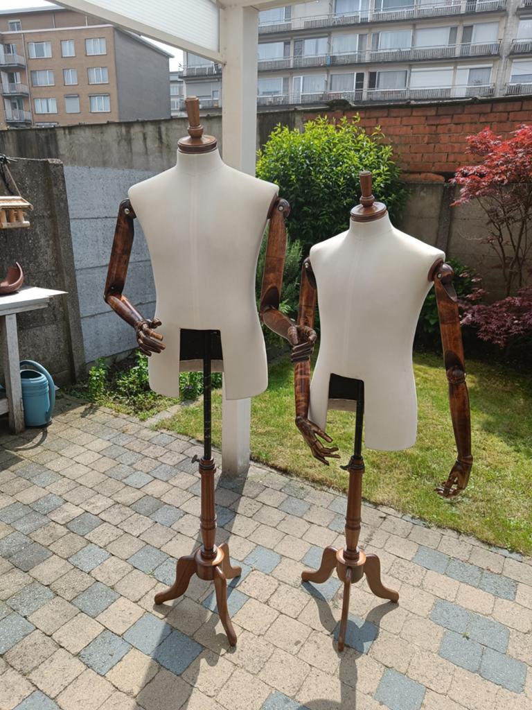 Houten paspoppen, Ophalen