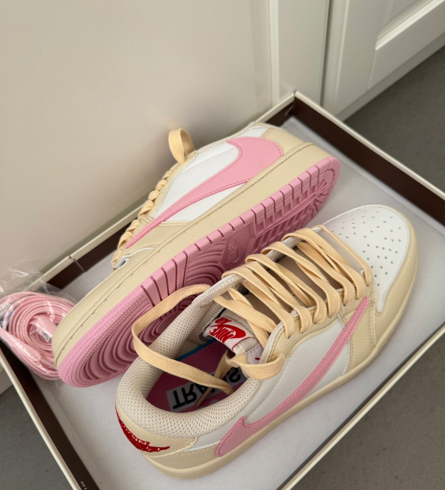 travis scott maat 38, Kinderen en Baby's, Ophalen of Verzenden, Nieuw