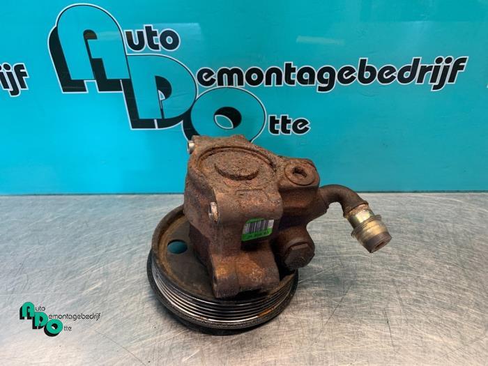 Stuurbekrachtiging Pomp van een Ford Street Ka (Street Ka 03, Gebruikt, -, -, Ophalen of Verzenden
