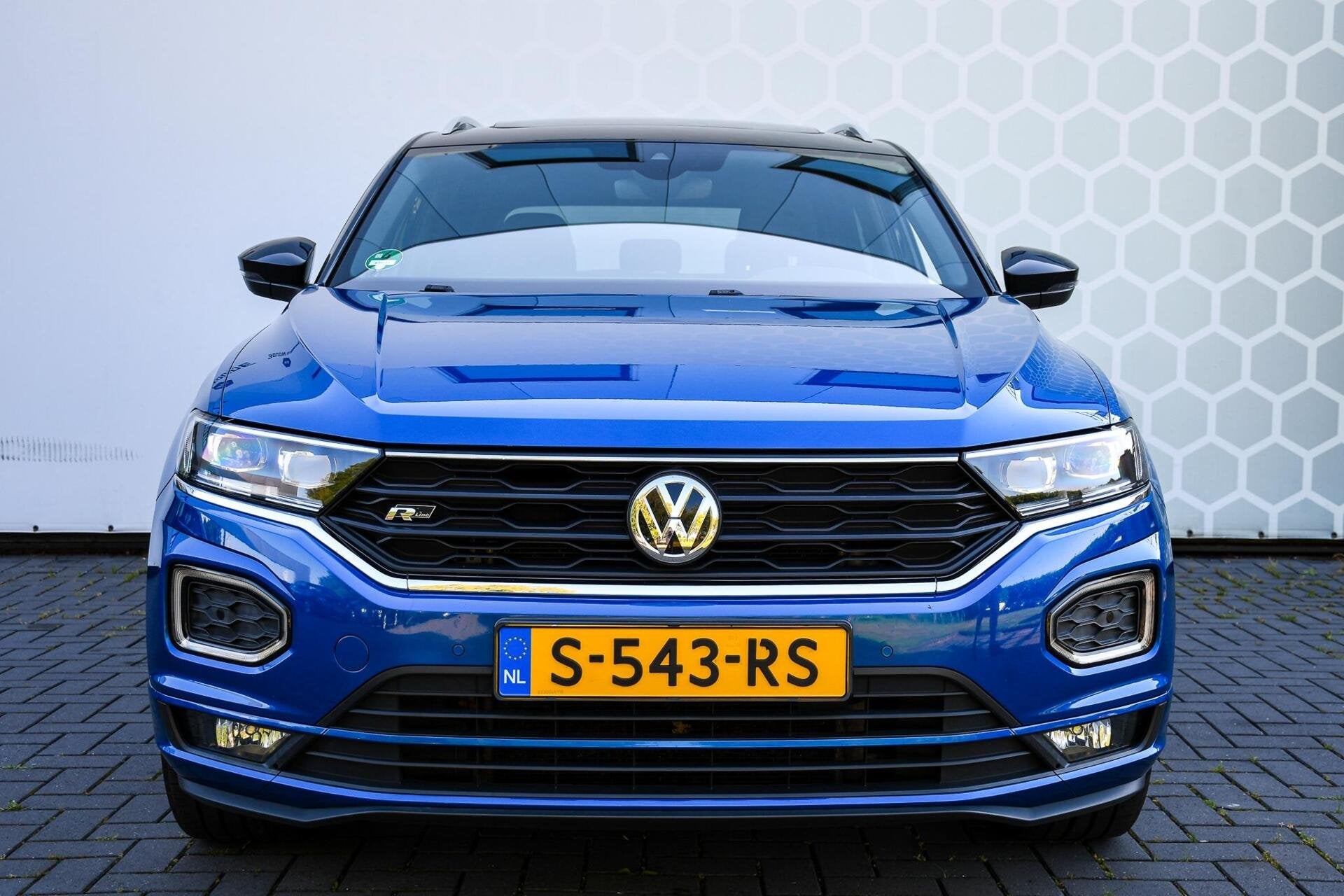 Volkswagen T-Roc 1.5 TSI Sport Business 3X R-line Pano Virtu, Auto's, Stof, 4 cilinders, Blauw, 127 g/km