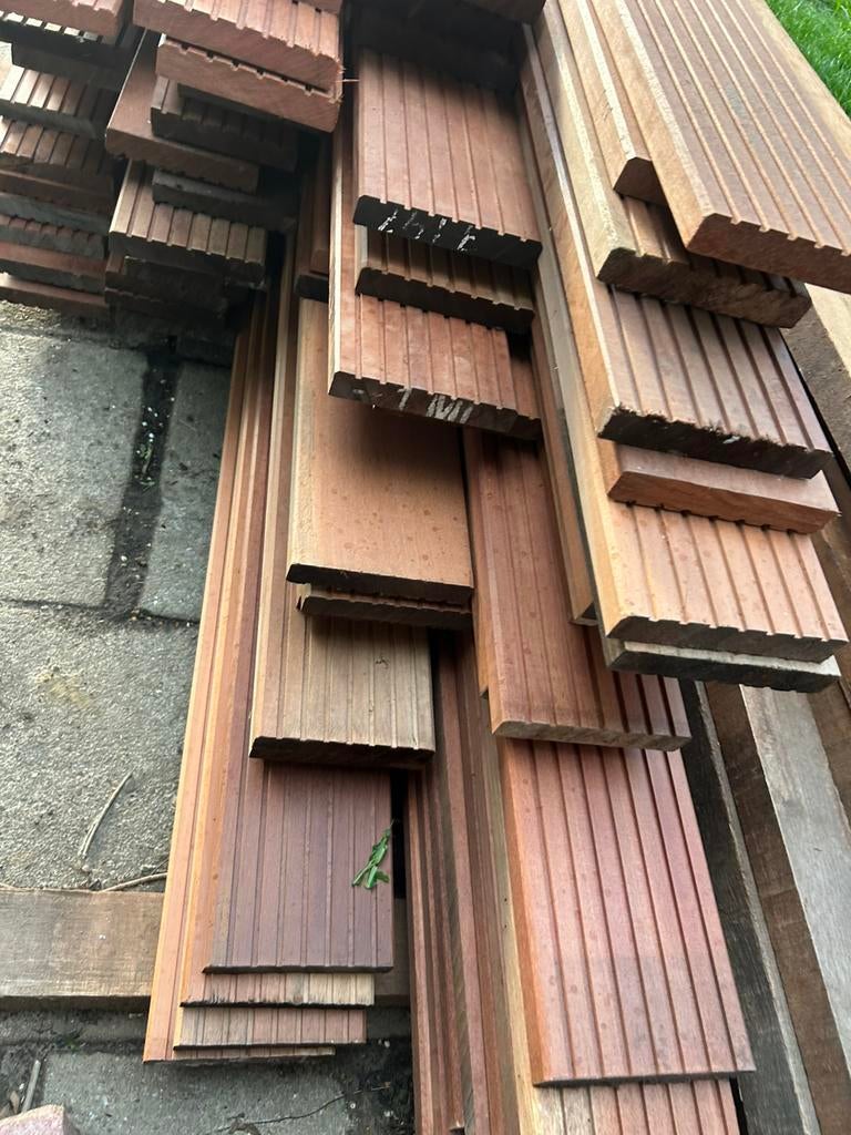 LOT Bankirai Terrasplanken rond 32 m2  68€ m2, Ophalen, Zo goed als nieuw