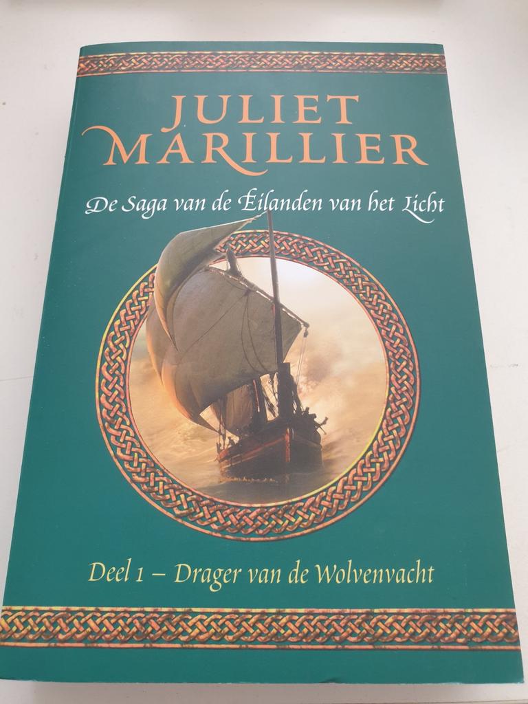 Juliet Marillier - Drager van de wolvenvacht DEEL 1 Eilanden, Ophalen of Verzenden, Zo goed als nieuw, Juliet Marillier