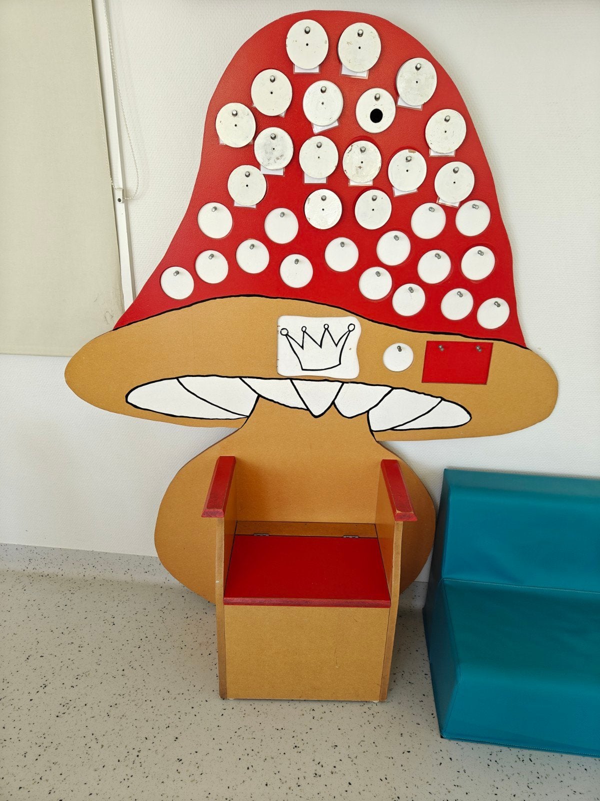 Paddenstoel bankje, Kinderen en Baby's, Kinderstoelen, Gebruikt, Overige typen, Ophalen