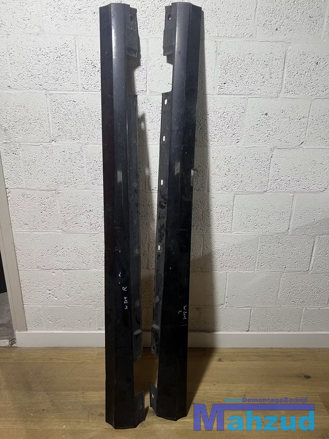 MERCEDES C KLASSE W204 ZWART 197 zijskirt set 2008-2013, Mercedes-Benz AG, Mercedes-Benz, Utilisé, Mercedesstrasse 120
70372  Stuttgart, DE