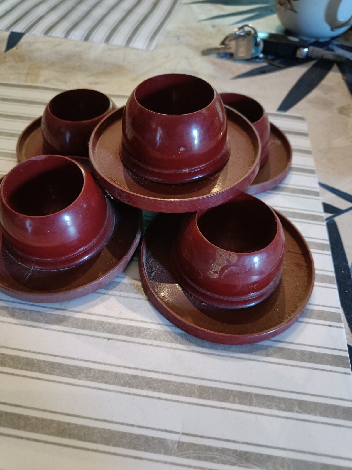 Eierpotjes in bakeliet  kleur Bordeaux 5stuks, Ophalen of Verzenden