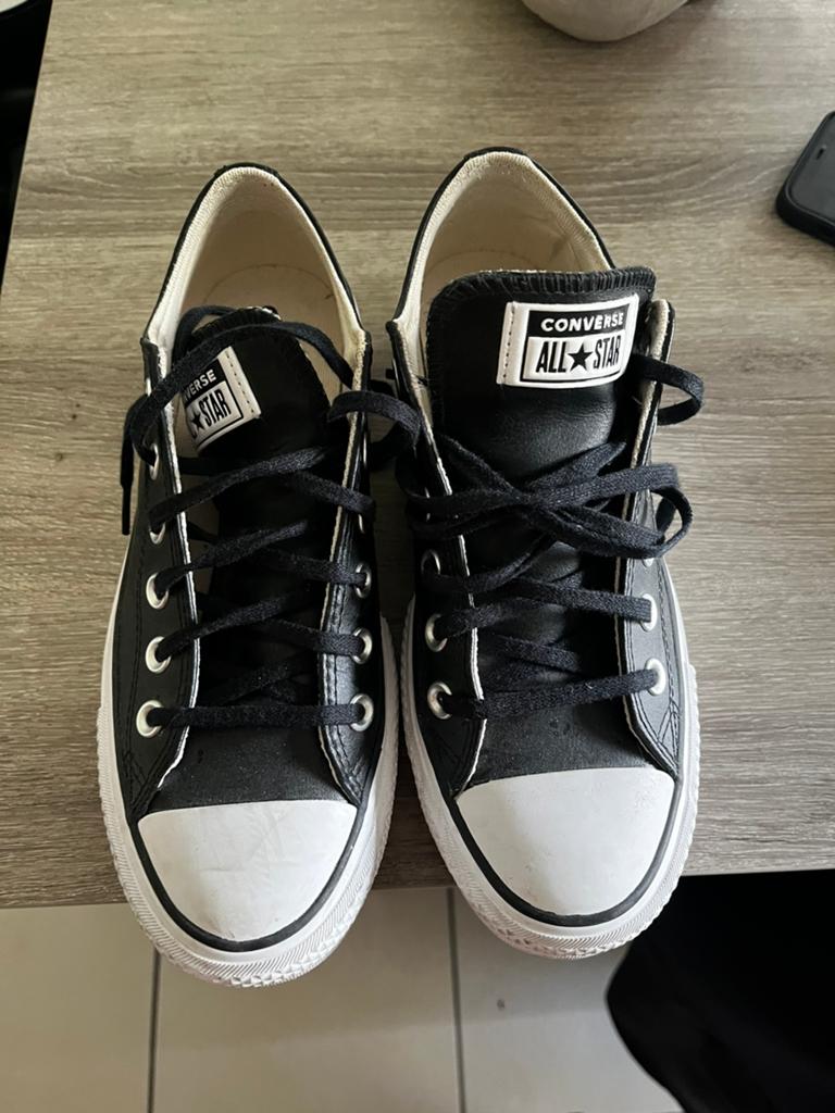 Converse cuir, Sport en Fitness, Basketbal, Ophalen, Zo goed als nieuw