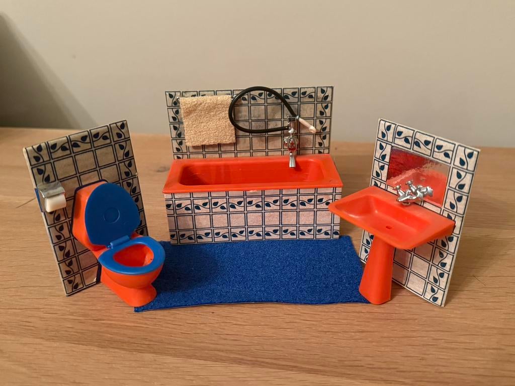 Salle de bain des années 70 pour maison de poupée, Antiquités & Art, Antiquités | Jouets, Enlèvement ou Envoi