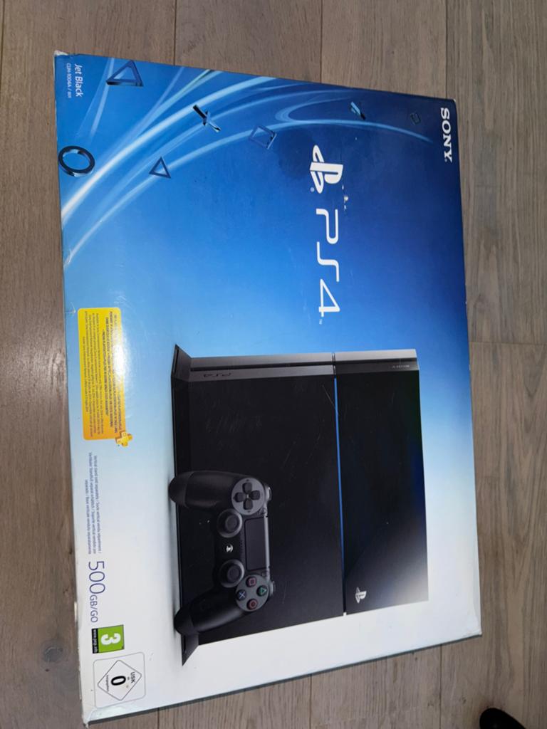 Ps4 500gb 1e release, Games en Spelcomputers, Ophalen of Verzenden, Zo goed als nieuw, 500 GB