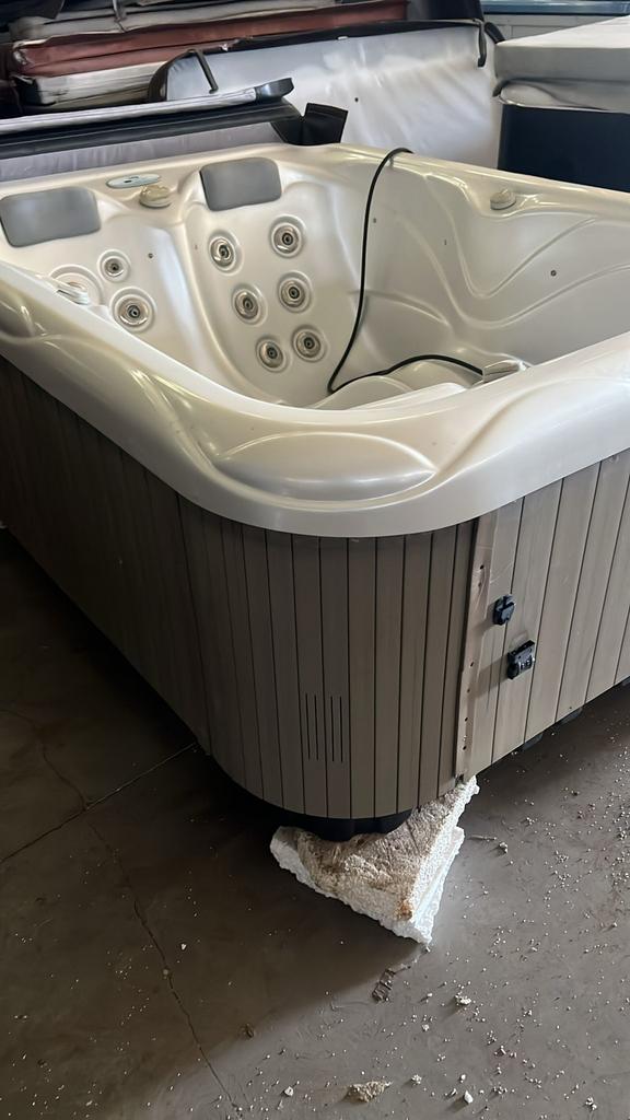 Tweedehands Jacuzzi – Topprijs, Ophalen of Verzenden