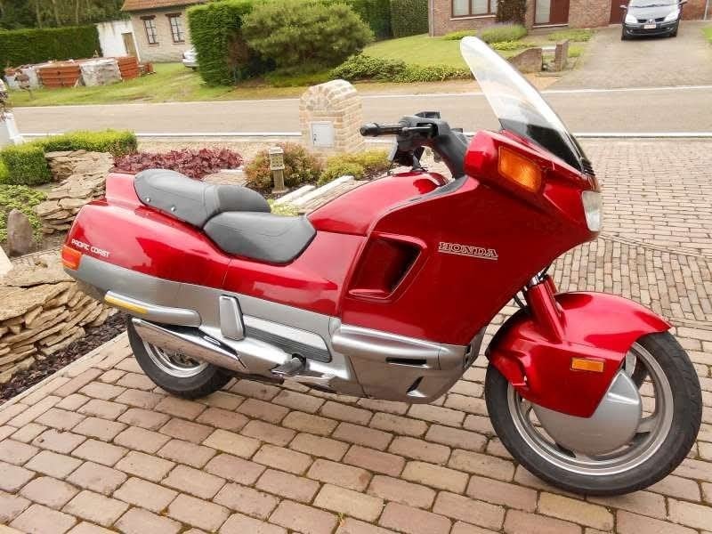 Honda Pacific Coast 1990, topkoffer+radio, Ophalen