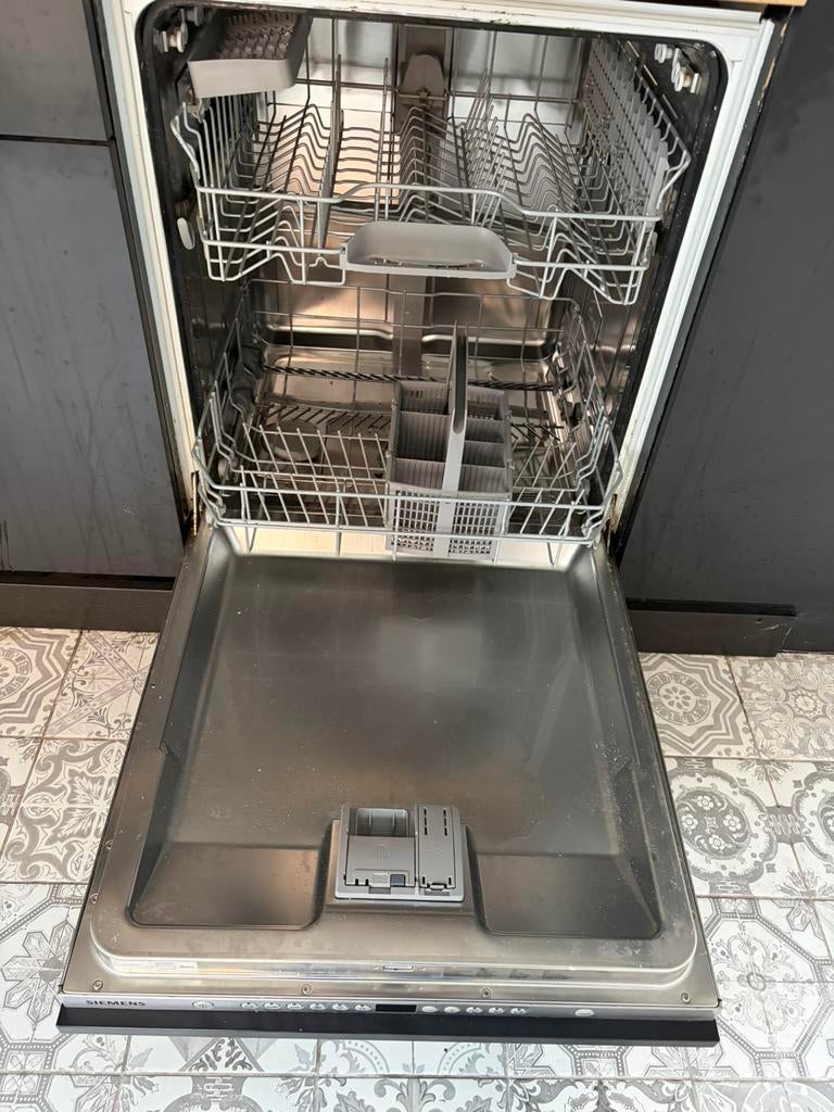 Inbouw vaatwasmachine, Elektronische apparatuur, Vaatwasmachines, Ophalen, Zo goed als nieuw, Inbouw