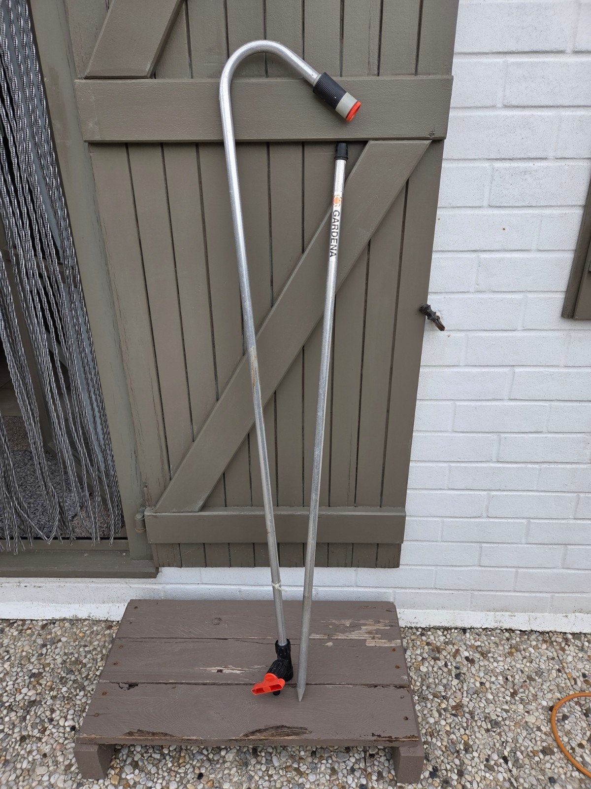 Tuindouche Gardena, Ophalen
