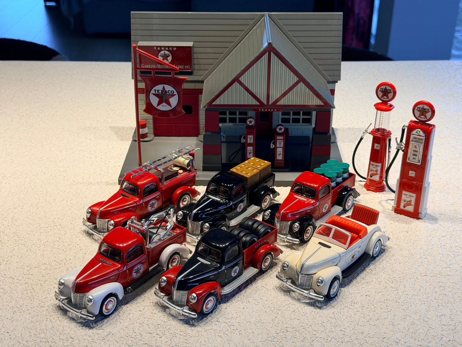 Texaco Old Timer 1940 Collectie Service Station 1:32, Ophalen, Zo goed als nieuw, Auto, Overige merken