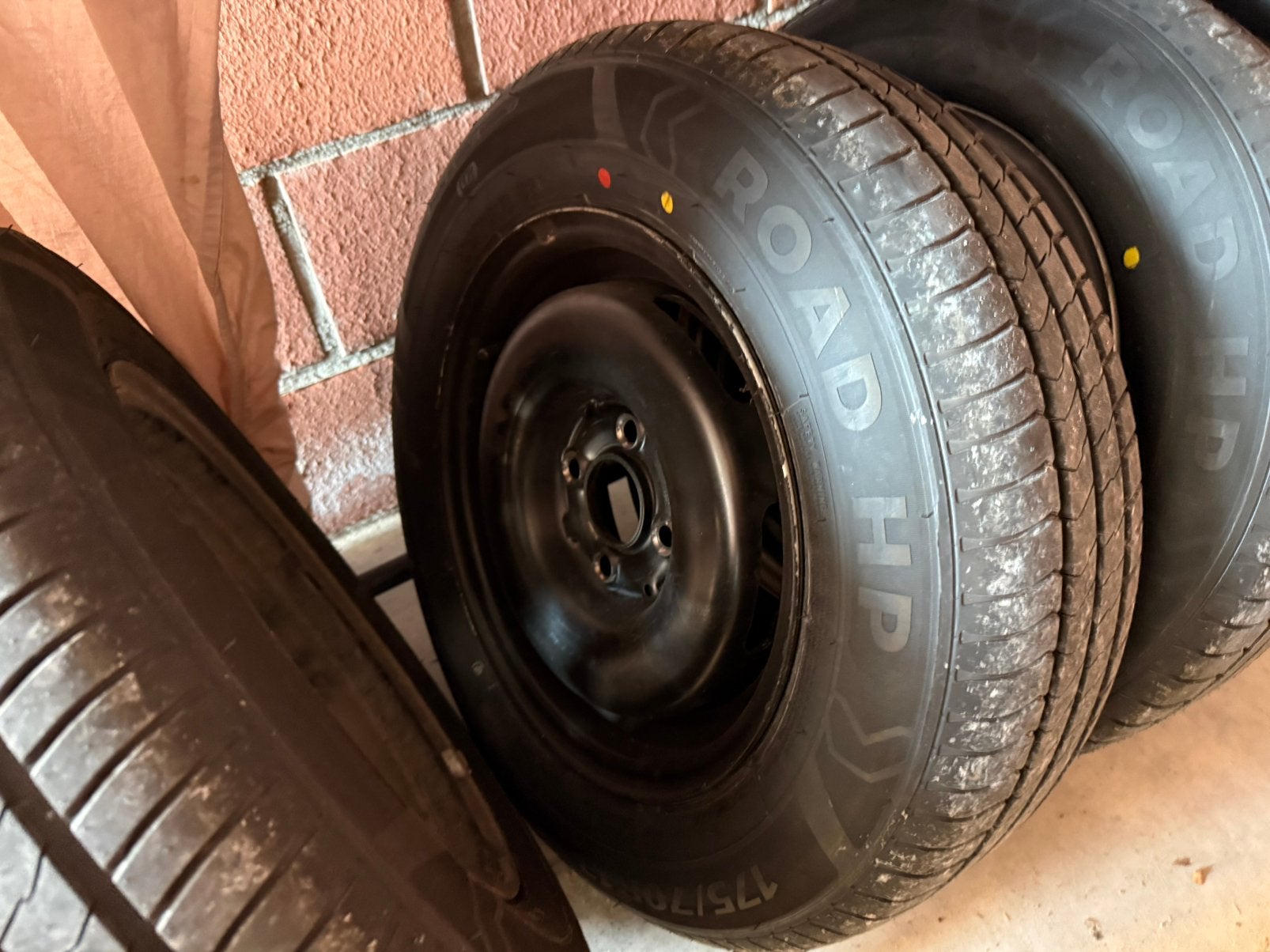 Jantes en acier d'origine VW 13 » - 4x100 - pneus neufs, Autos : Pièces & Accessoires, Neuf, Pneus et Jantes, 175 mm, Véhicule de tourisme