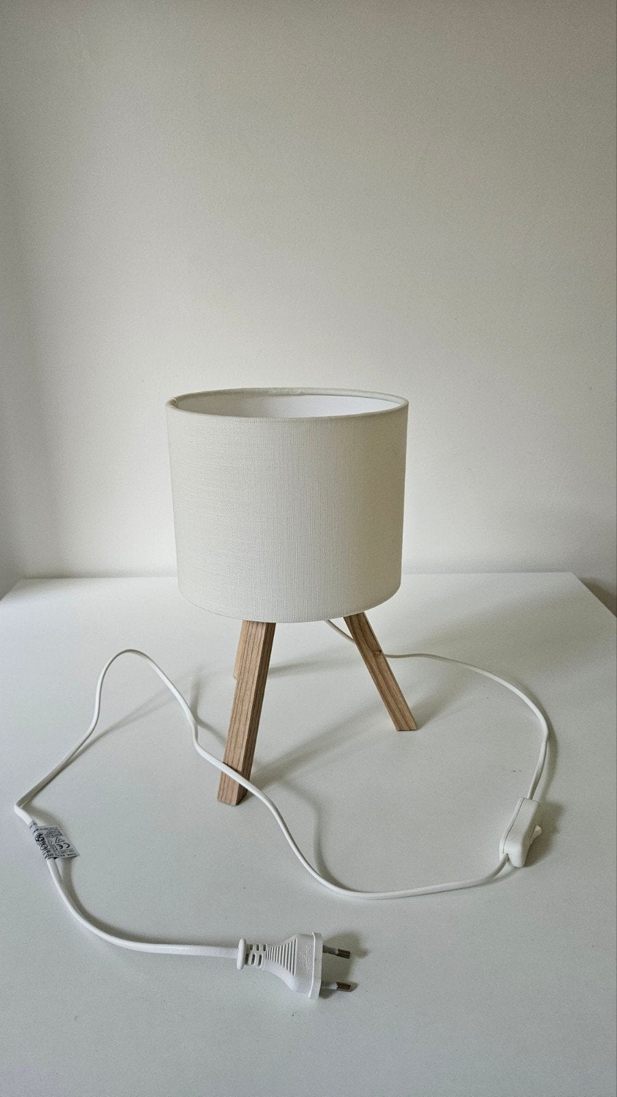 Petite lampe IKEA, Enlèvement