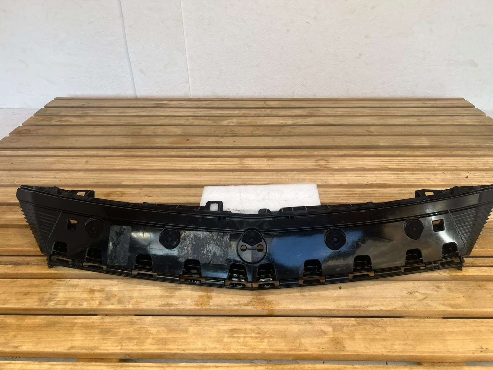 Calandre de pare-chocs Mercedes-Benz W176 12-18 MB-087, Mercedes-Benz AG, Mercedes-Benz, Utilisé, Mercedesstrasse 120
70372  Stuttgart, DE