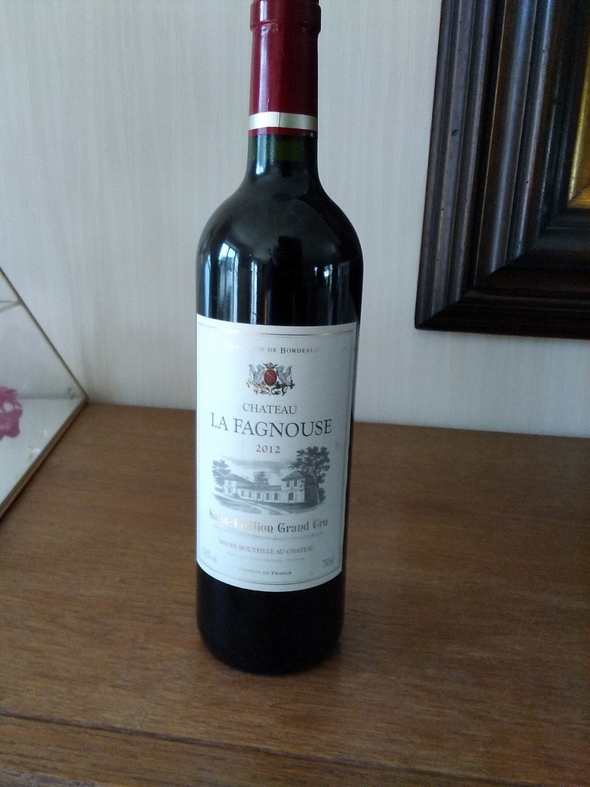 TROIS VINS FRANÇAIS DE CLASSE ROUGE ET UNE NOUVELLE CARAFE, Enlèvement, Vin rouge