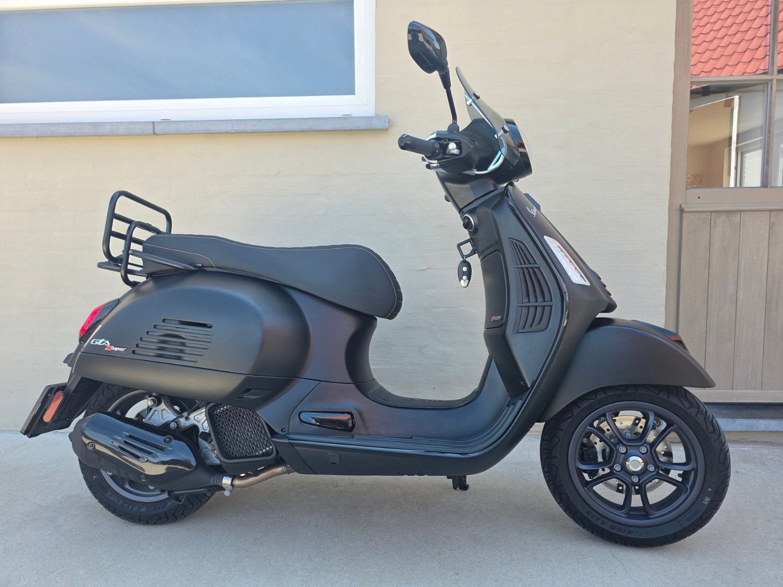 Vespa GTS 125i Supersport Custom Black Editie * 350km totaal, Ophalen
