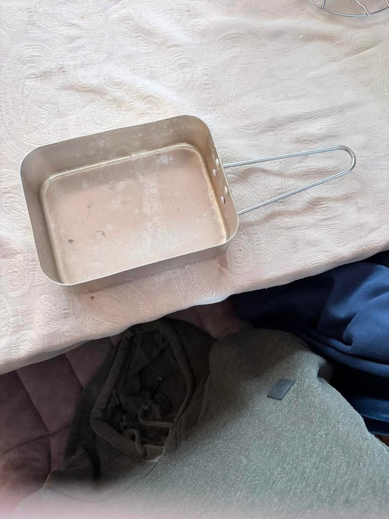 Gamelle neuve, Enlèvement, Neuf