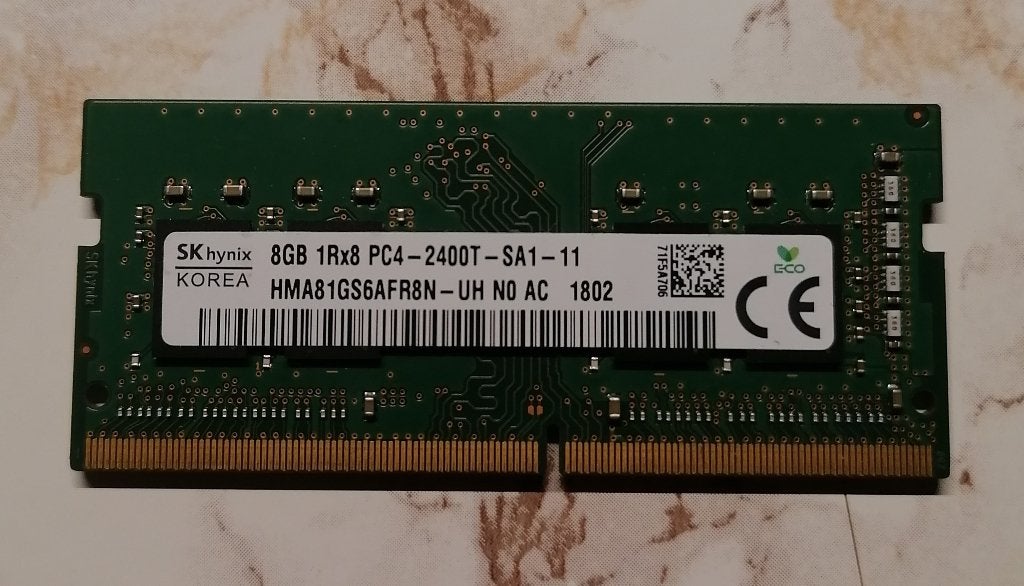 Hynix 8 GB DDR4 2400 HHz, Computers en Software, DDR4, 8 GB, Ophalen of Verzenden, Zo goed als nieuw